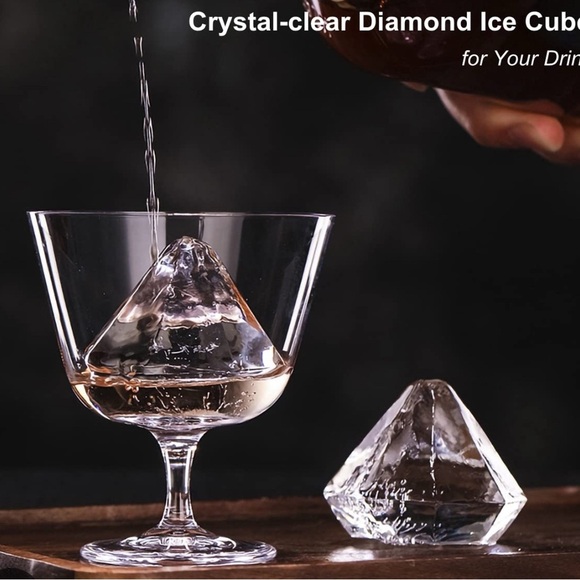 2 Ice mold trays Diamond shaped  and circle shaped. - Picture 6 of 6